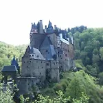 Adelheid Brachtendorf *