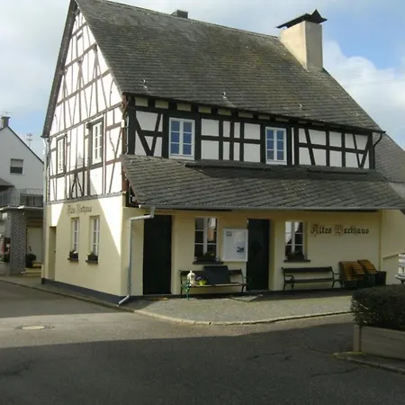 Adelheid Brachtendorf *